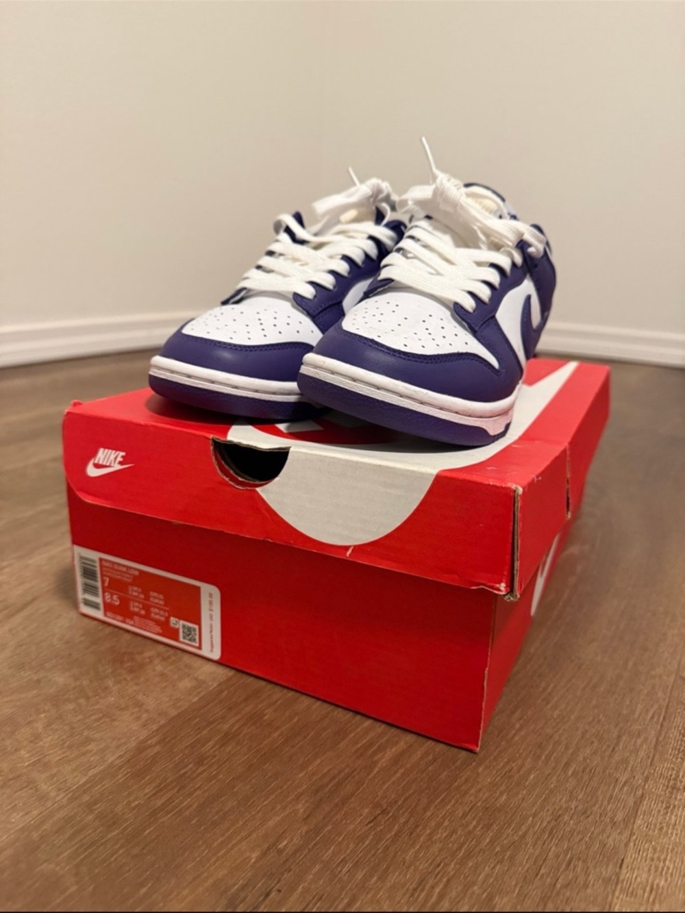 Nike Dunks Women Low-Top Sneakers in White and Purple